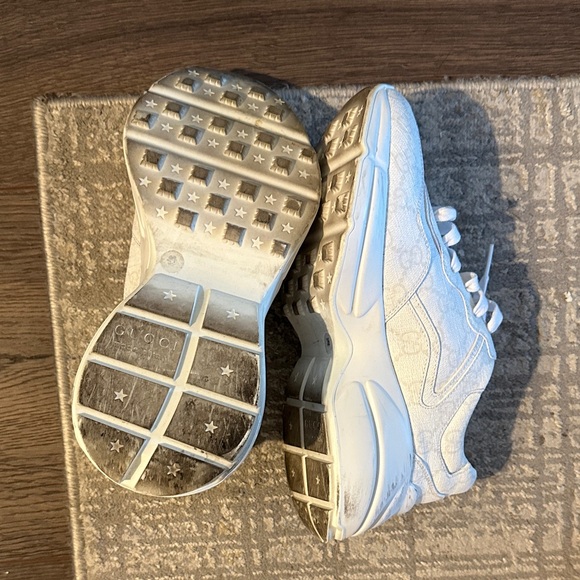 Gucci Ivory Lace-Up Sneakers - Picture 4 of 6